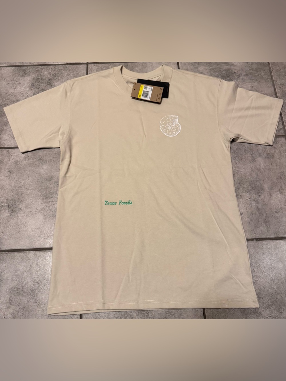Nike ACG Dri-FIT Loose Fit Beige Texas Fossils Graphic T-Shirt Size S